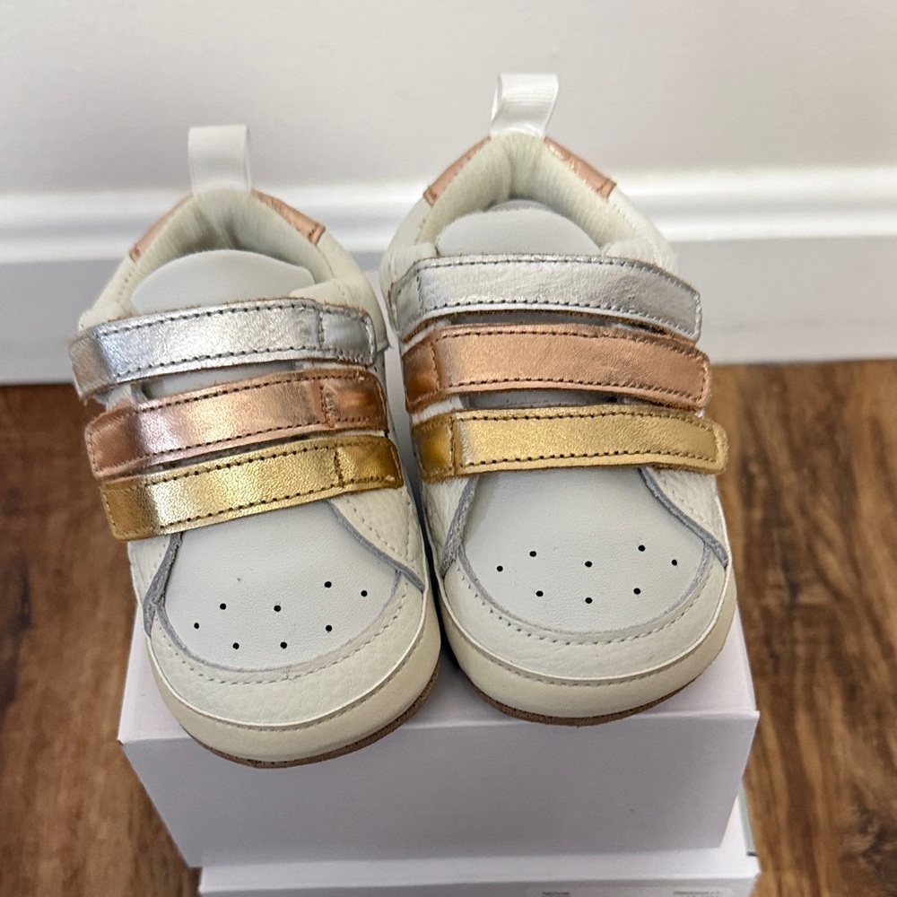 Robeez White & Metallic Multi-Color Strap Toddler Soft Sole Sneakers - Size 5